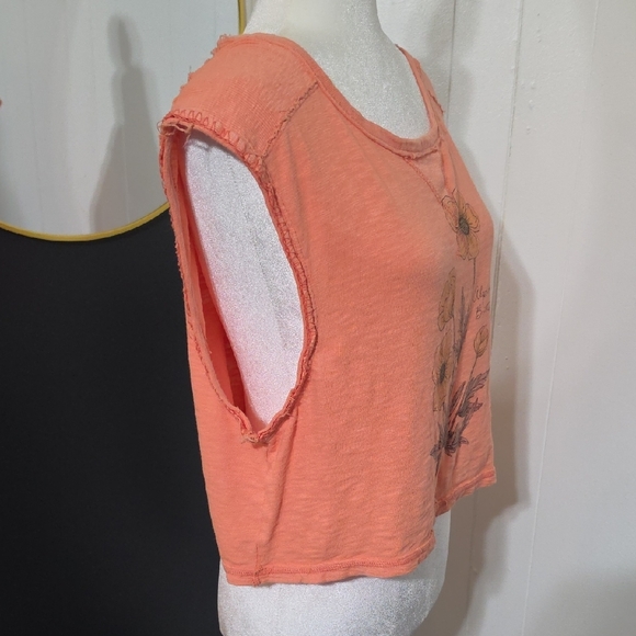 American Eagle Outfitters Coral Floral Cropped Tee - Picture 2 of 4